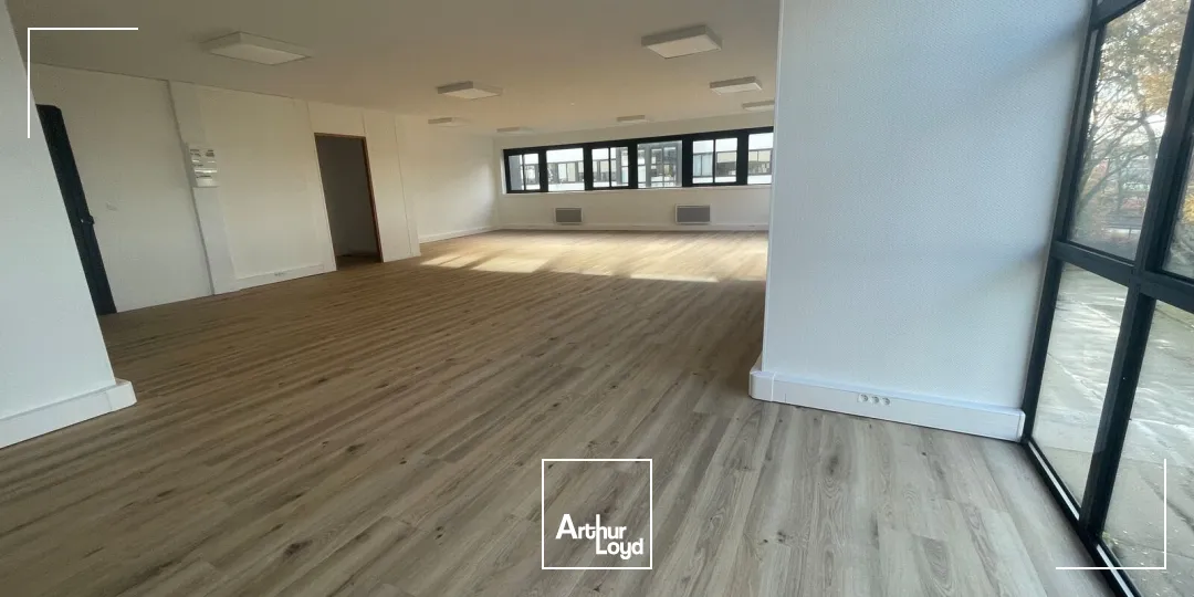 BUREAUX À LOUER-89 M²-FORUM D'ORVAULT