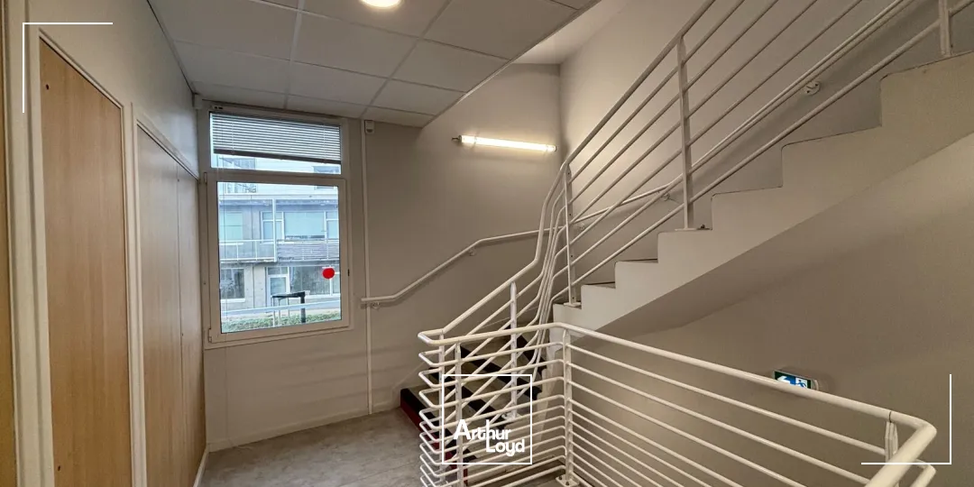 BUREAUX À LOUER -300 M ²-PROCHE DE L'AÉROPORT