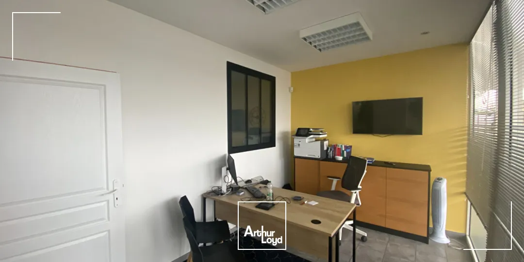 A LOUER, Local professionnel 47 m2 environ - secteur Hôpital