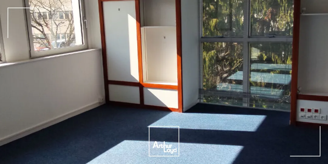 À LOUER - IMMEUBLE DE BUREAUX & ACTIVITÉ - 680 m²