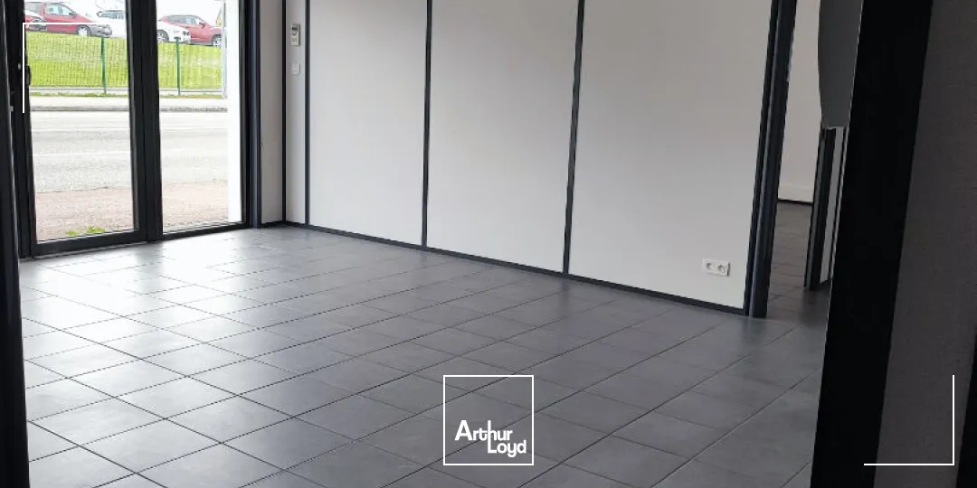 A VENDRE - LIMOGES secteur Chenieux - bureaux de 825 m² avec parking