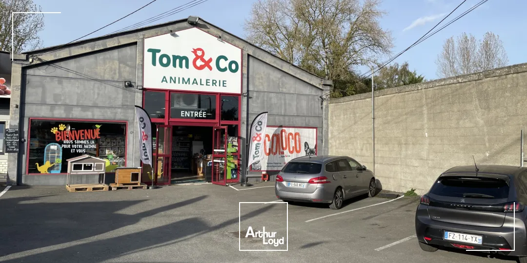 A LOUER 580m2 divisible -Local commercial AUCHY LES MINES ,axe Lille Béthune
