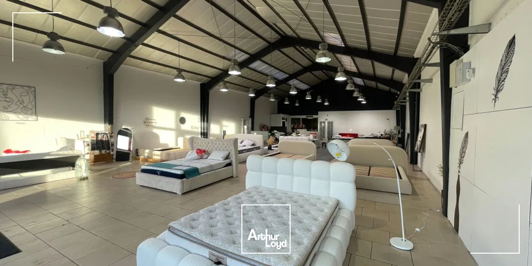 A LOUER 580m2 divisible -Local commercial AUCHY LES MINES ,axe Lille Béthune