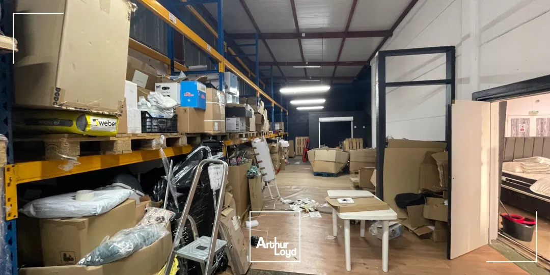 A LOUER 580m2 divisible -Local commercial AUCHY LES MINES ,axe Lille Béthune