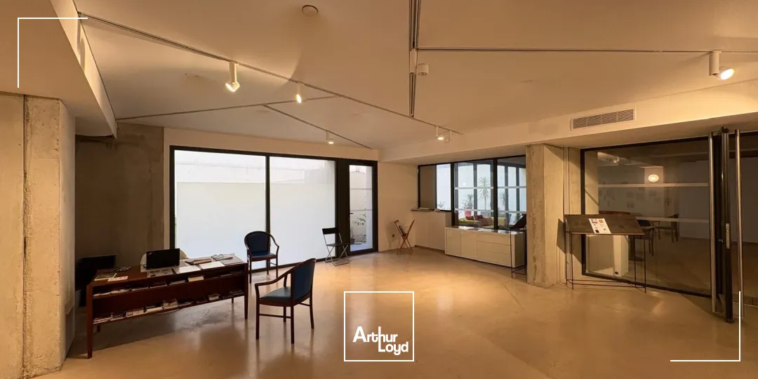 Bureaux / local avec cour à vendre - La Joliette - 13002 Marseille