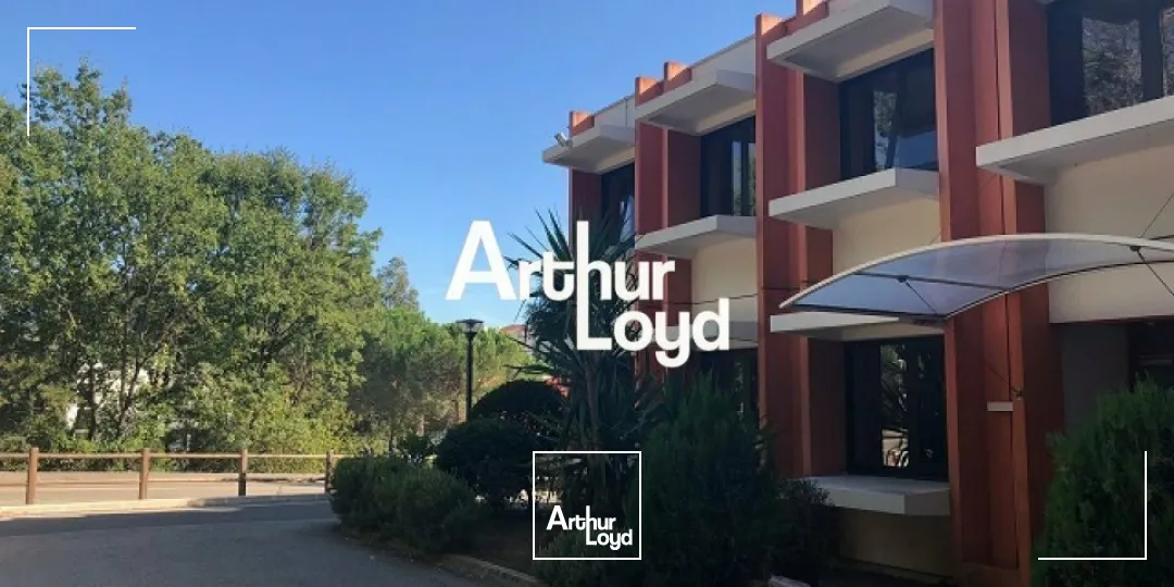 Bureaux 83.48 m² en R+1 à louer Sophia Antipolis
