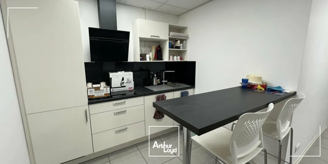 Valence Briffaut - Bureaux récents à la vente