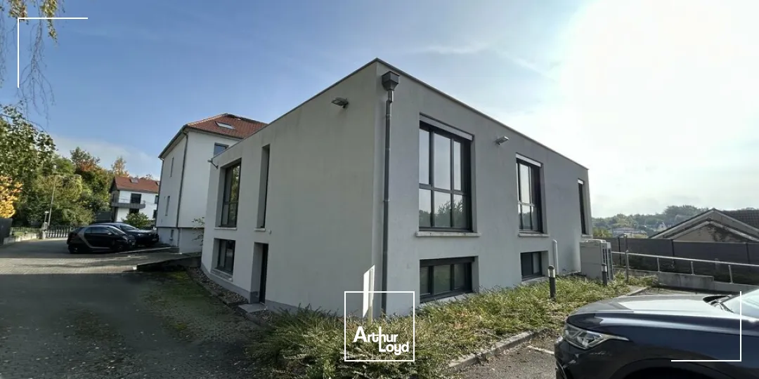 BUREAUX à LOUER de 325.32 m²