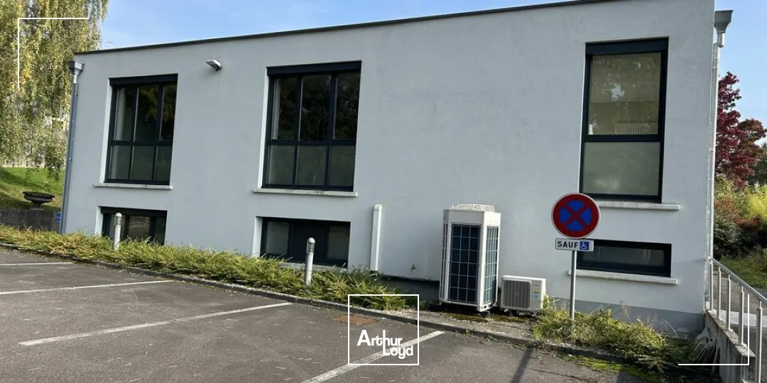 BUREAUX à LOUER de 325.32 m²