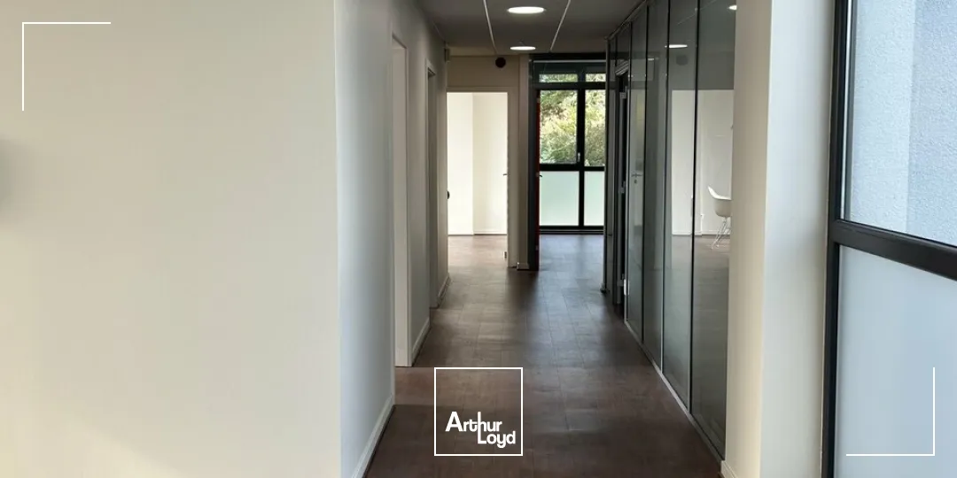 BUREAUX à LOUER de 325.32 m²