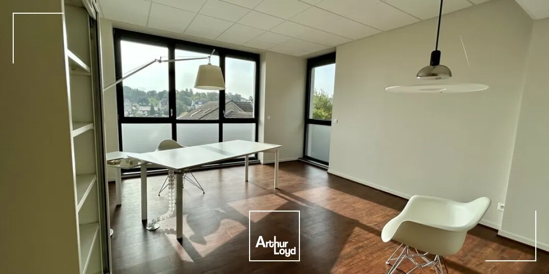 BUREAUX à LOUER de 325.32 m²