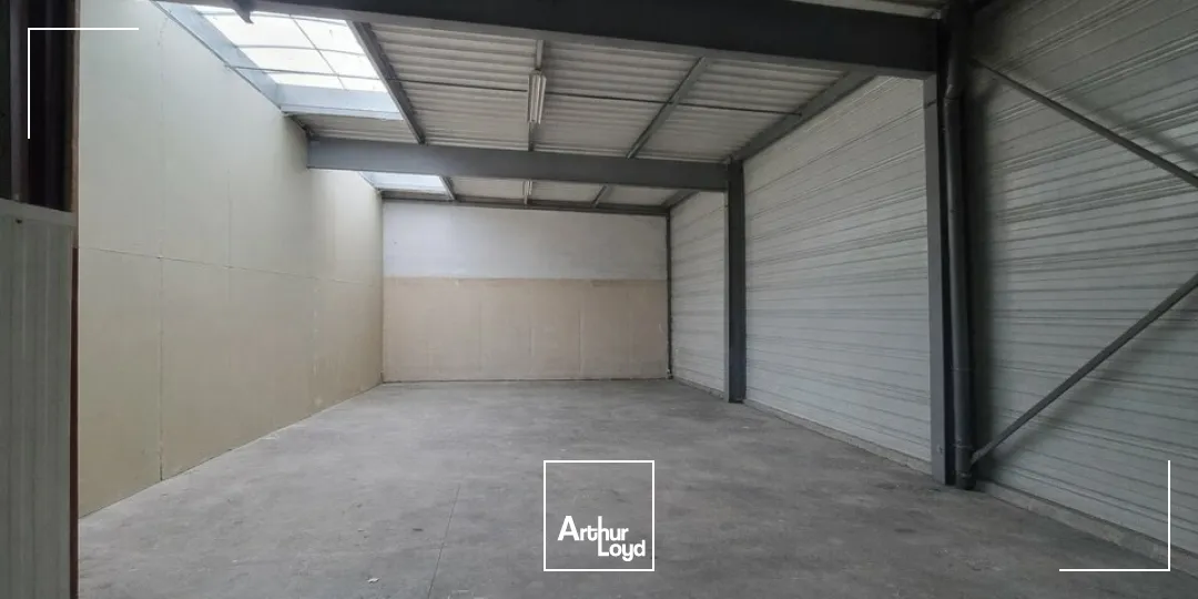 À LOUER  LOCAL D'ACTIVITÉ  ZONE MENDÈS FRANCE