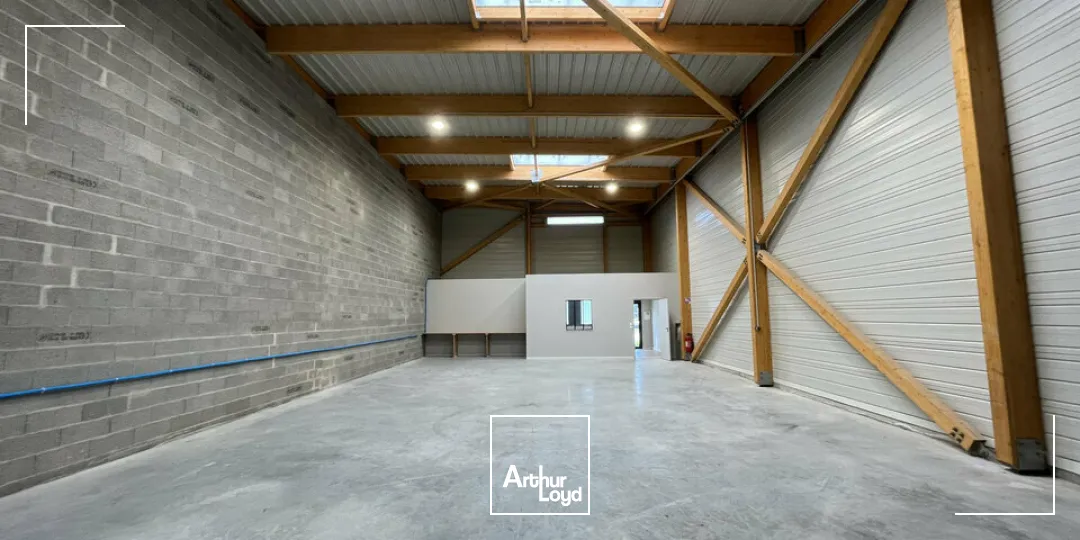 À LOUER - LE HAVRE PLATEAU NORD - CELLULE NEUVE ENVIRON 200 m2 