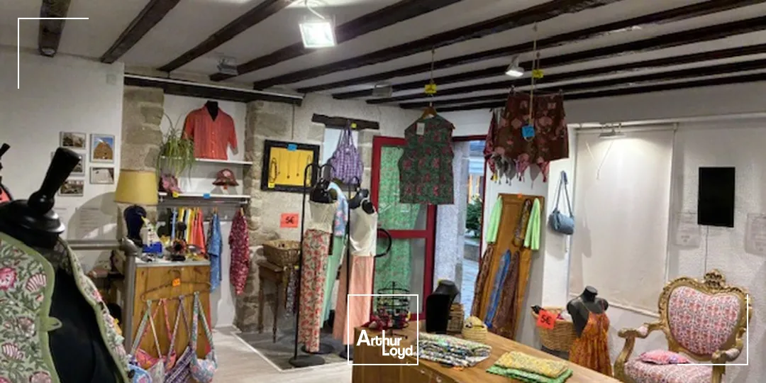 A LOUER LOCAL COMMERCIAL DE 70M2 DANS GUÉRANDE INTRAMUROS