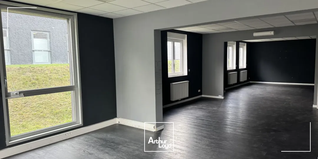 À louer / à vendre - Cellule mixte entrepôt / bureaux - 553 m² - Zone de la Pilaterie - au sein d'un Parc récent et sécurisé 