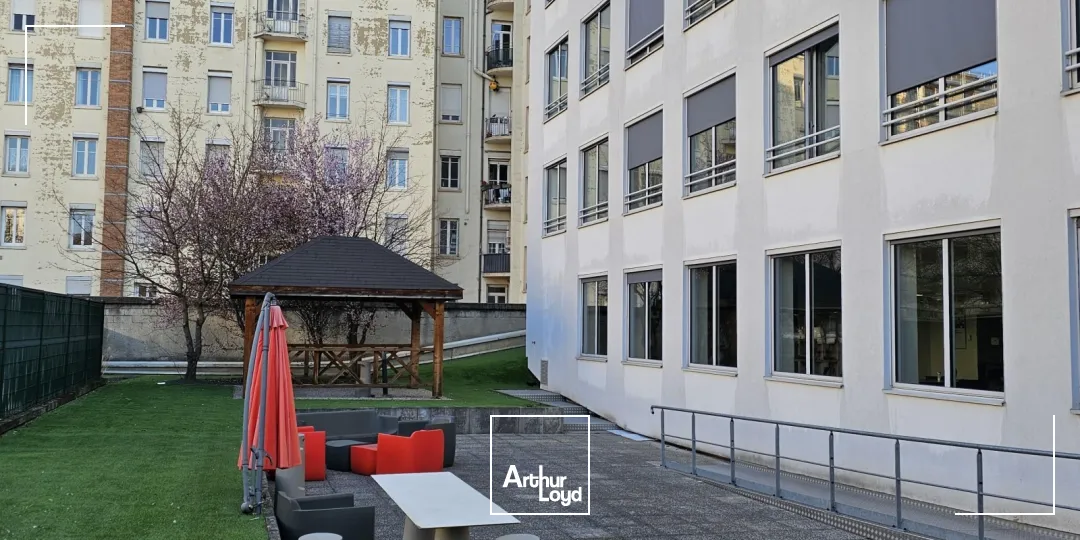 A louer - LE TANGRAM - Bureaux aménagés lumineux - Lyon 7ème