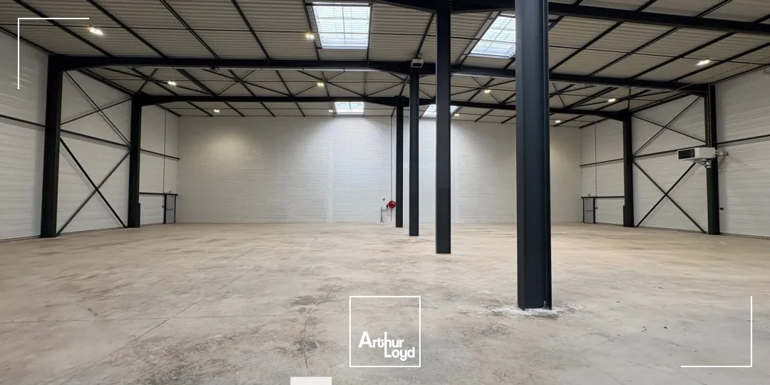 A louer - Local d'activités avec grande hauteur dans un parc sécurisé et dernière génération - Heyrieux