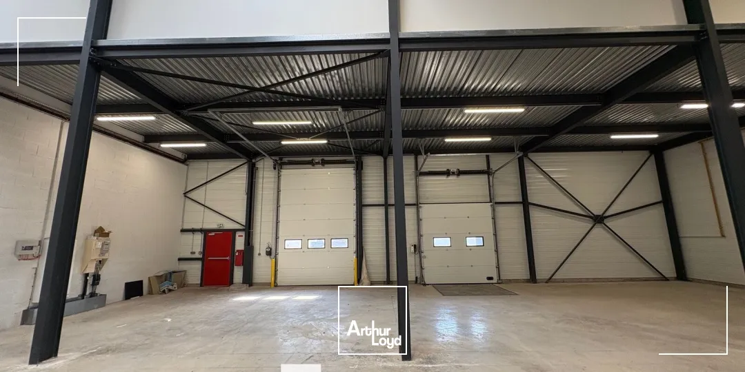 A louer - Local d'activités avec grande hauteur dans un parc sécurisé et dernière génération - Heyrieux