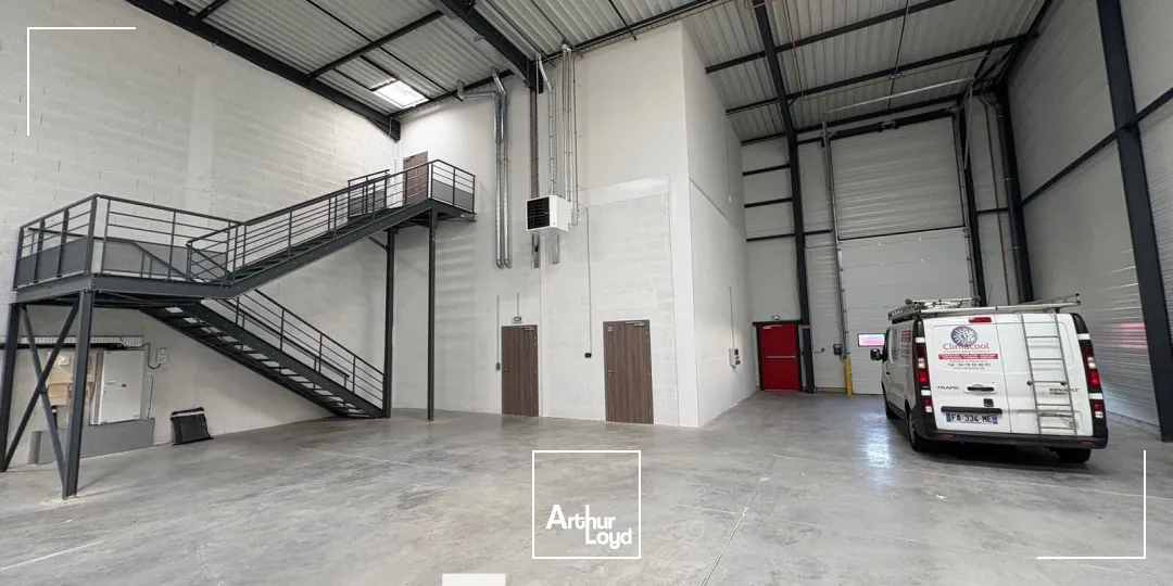 A louer - Local d'activités avec grande hauteur dans un parc sécurisé et dernière génération - Heyrieux