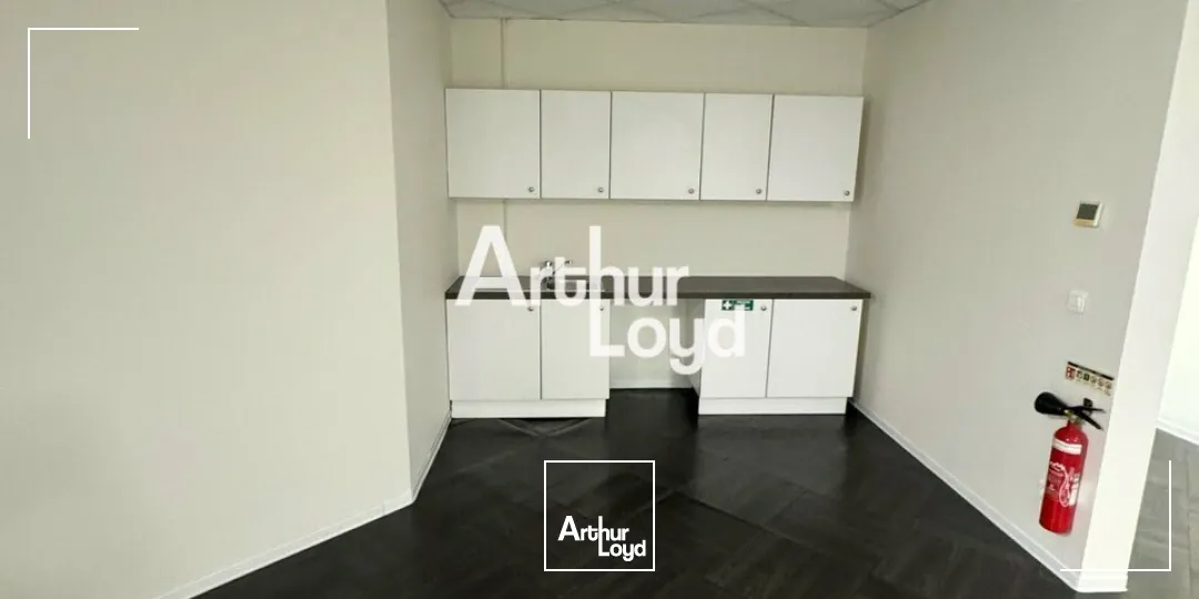 Bureaux cloisonnés 520 m² à louer Sophia Antipolis