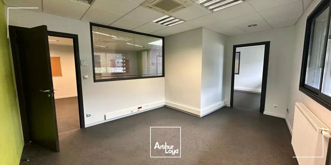 A LOUER - BUREAUX DE 200m2 - PROXIMITE AUTOROUTE A43