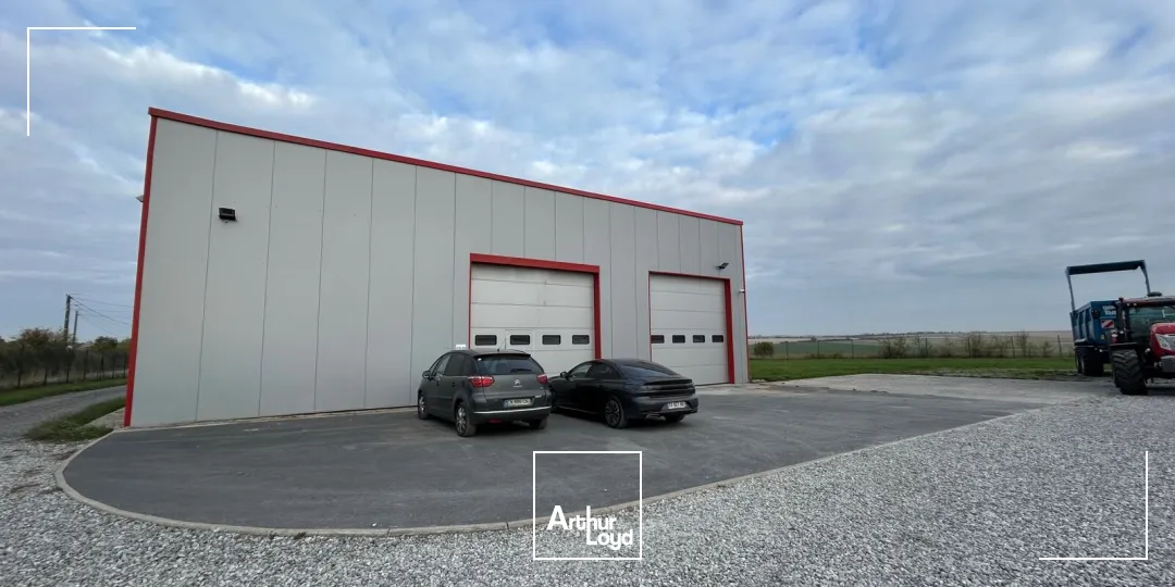 A VENDRE - BÂTIMENT D'ACTIVITÉ - 994 M2 - MONT D'ORIGNY