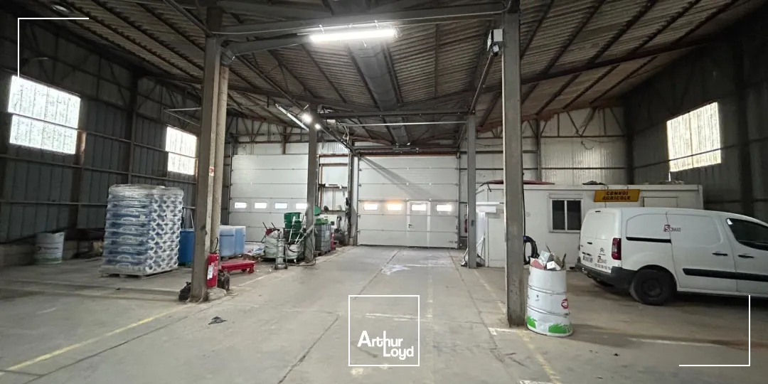 A VENDRE - BÂTIMENT D'ACTIVITÉ - 994 M2 - MONT D'ORIGNY