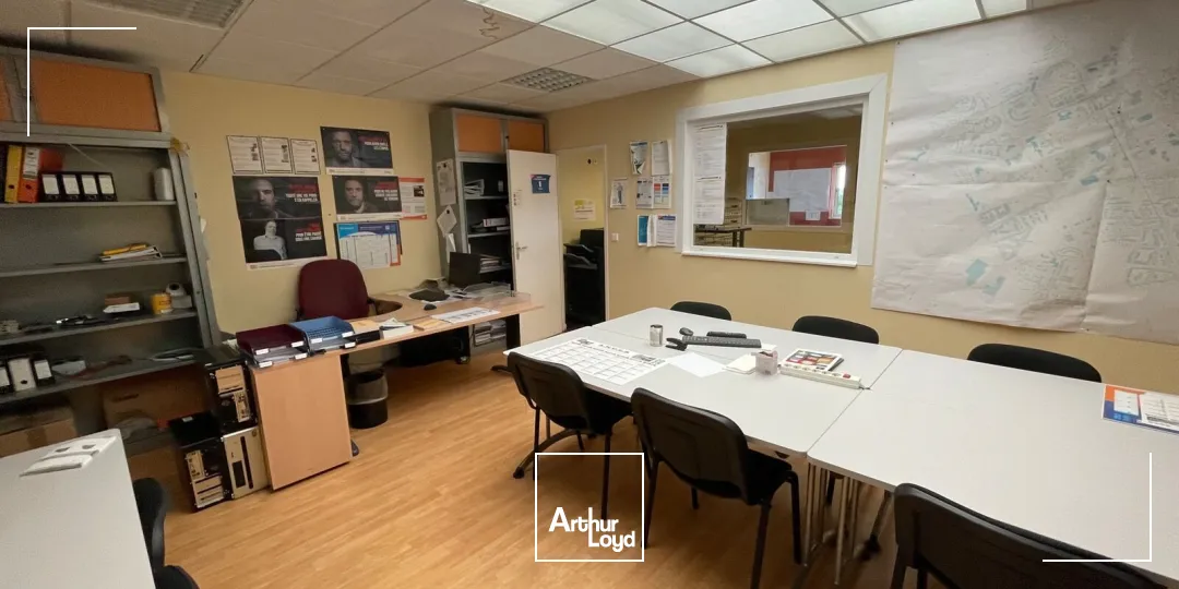 A Louer - Local d'activité d'environ 270 m2 