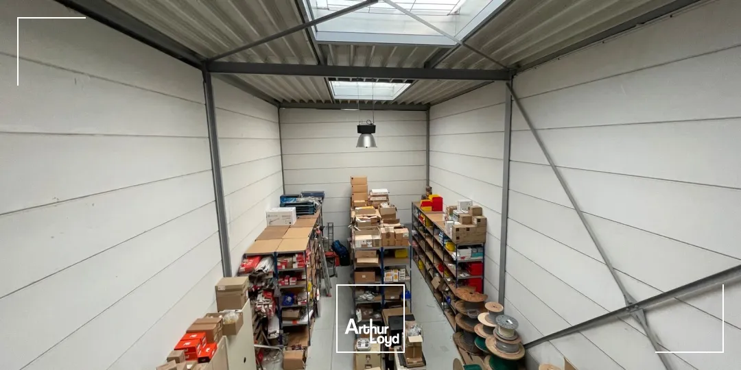 A Louer - Local d'activité d'environ 270 m2 