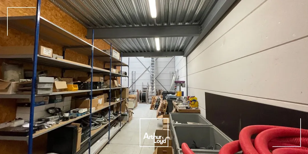 A Louer - Local d'activité d'environ 270 m2 