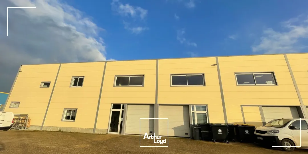 A Louer - Local d'activité d'environ 270 m2 