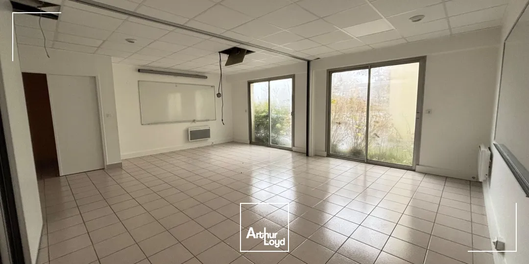 BÂTIMENT INDÉPENDANT DE BUREAUX À LOUER-535 M ²-TREILLIÈRES