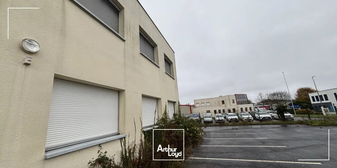 BÂTIMENT INDÉPENDANT DE BUREAUX À LOUER-535 M ²-TREILLIÈRES