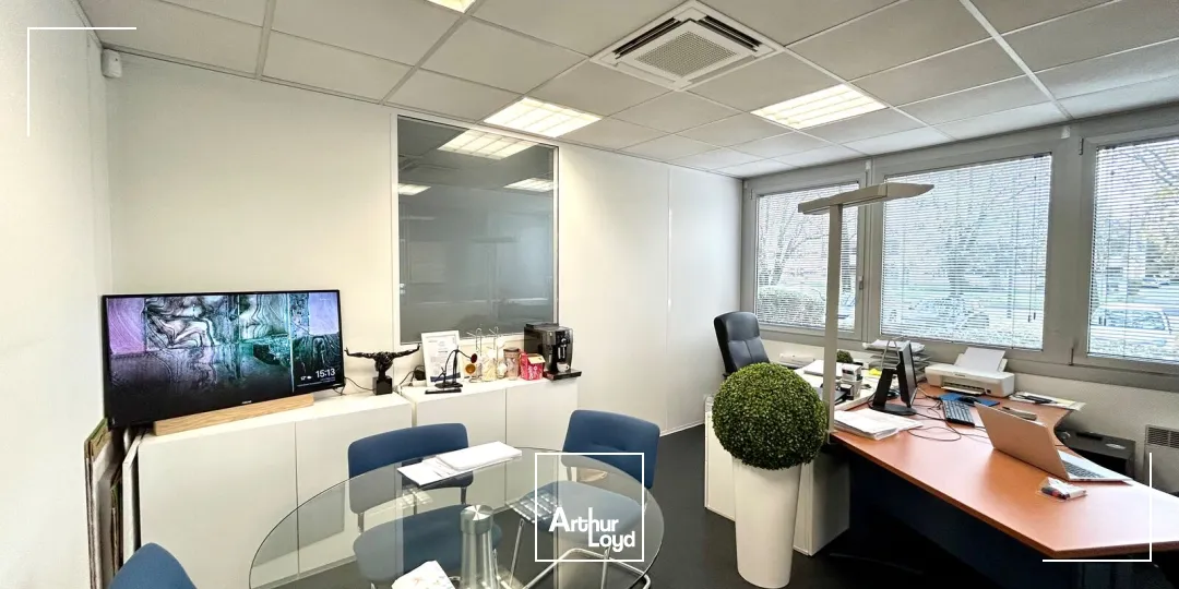 A louer - Bureaux fonctionnels et modulables de 346 m² - Bruges Parc de Chavailles