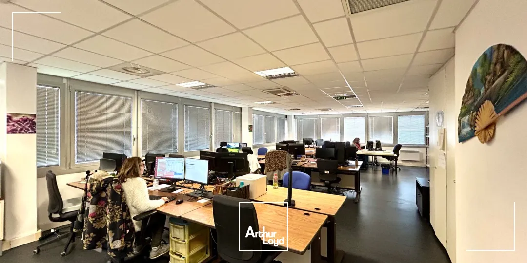 A louer - Bureaux fonctionnels et modulables de 346 m² - Bruges Parc de Chavailles