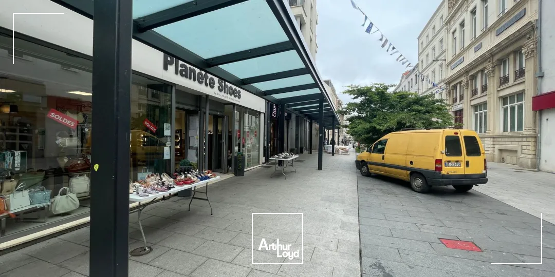 Local commercial à louer à Boulogne-sur-Mer - Emplacement premium en coeur de rue piétonne