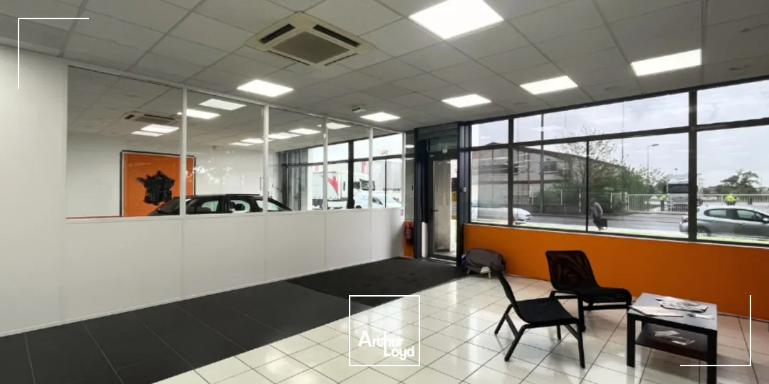 A louer - showroom - Décines-Charpieu