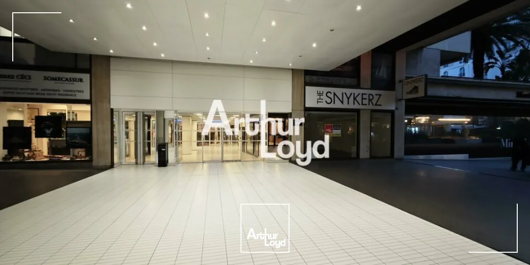 LOCAL COMMERCIAL ERP A LOUER DE 75 M² A CANNES