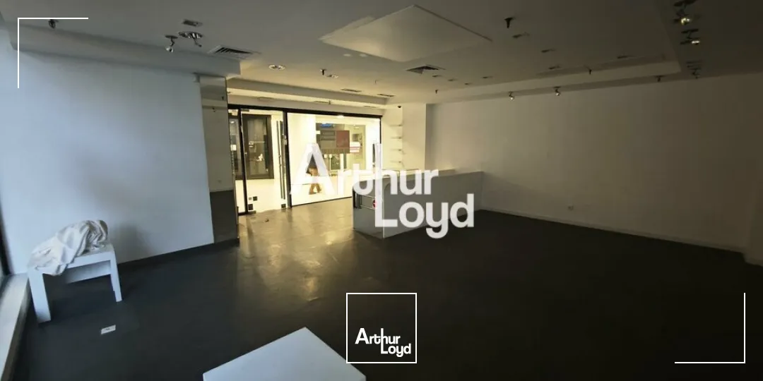 LOCAL COMMERCIAL ERP A LOUER DE 75 M² A CANNES