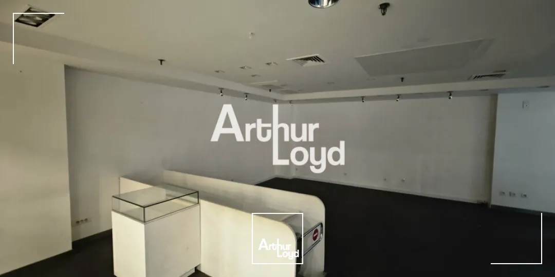 LOCAL COMMERCIAL ERP A LOUER DE 75 M² A CANNES