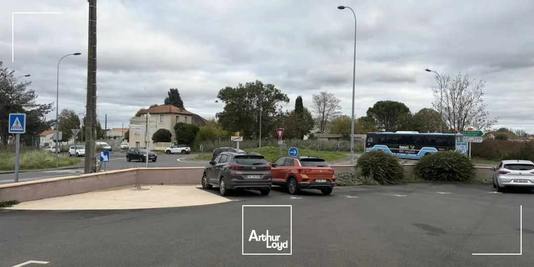 LOCAL COMMERCIAL  ROUTE DE LA ROCHELLE / NIORT
