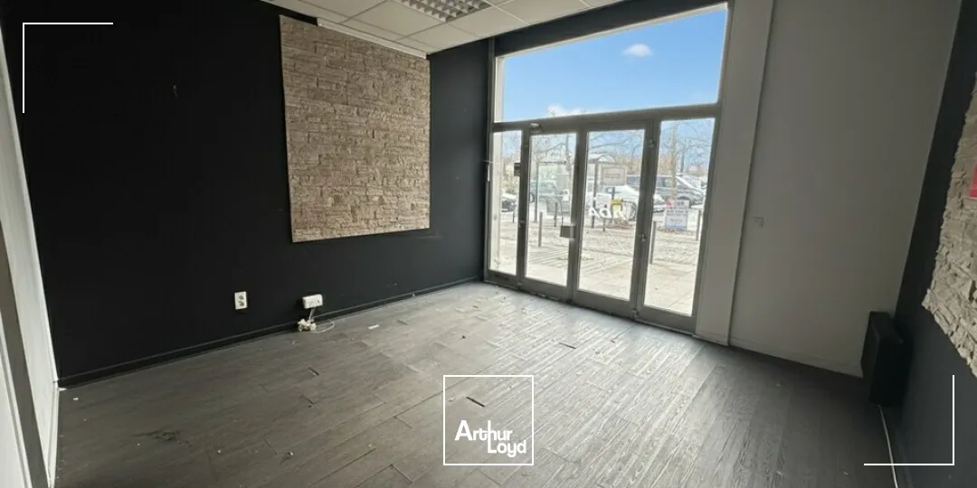 Local professionnel d'environ 50 m2 - Gare Reims Centre 