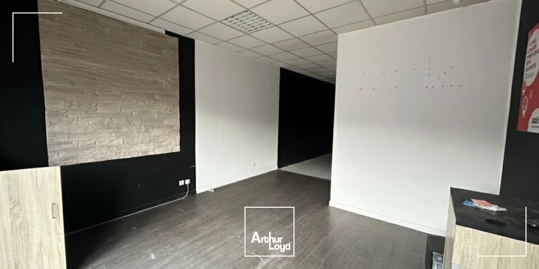 Local professionnel d'environ 50 m2 - Gare Reims Centre 