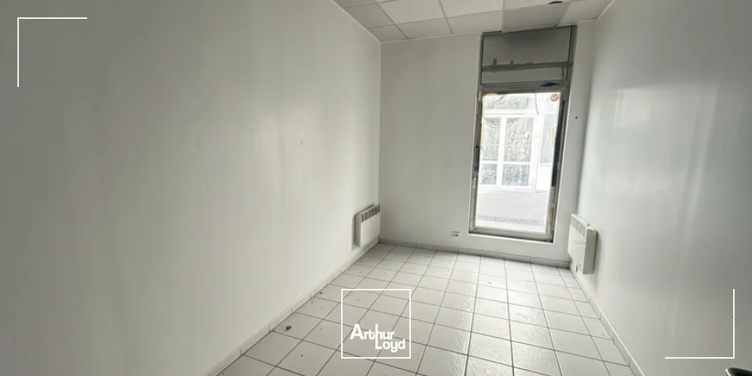 Local professionnel d'environ 50 m2 - Gare Reims Centre 