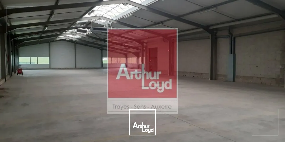 Nouvelle Exclusivité ! Bâtiment industriel/stockage