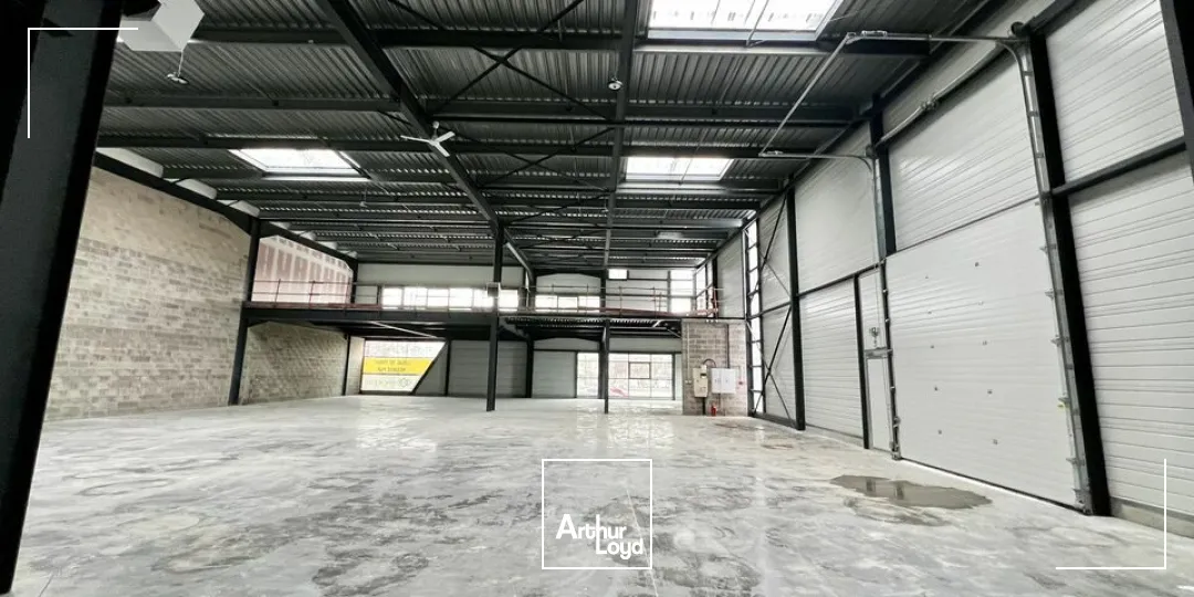 A LOUER NOUVEAUTÉ - CELLULE D'ACTIVITÉ 351 m2 