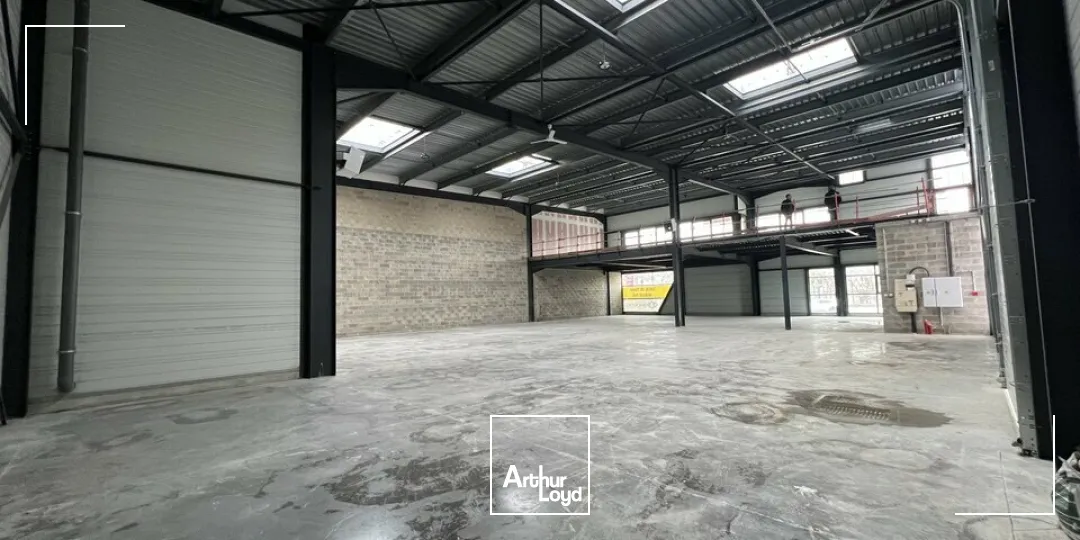 A LOUER NOUVEAUTÉ - CELLULE D'ACTIVITÉ 351 m2 