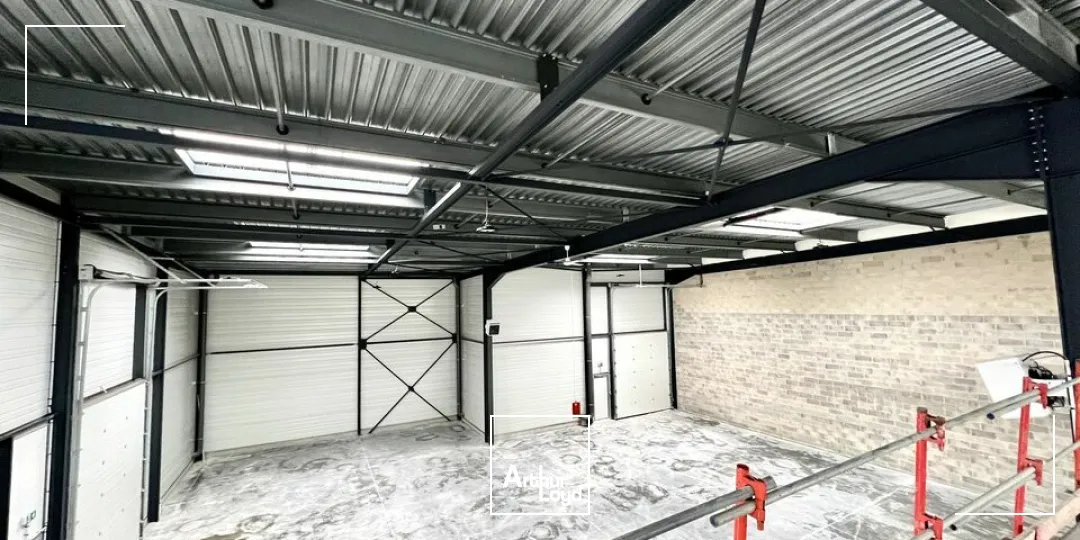 A LOUER NOUVEAUTÉ - CELLULE D'ACTIVITÉ 351 m2 