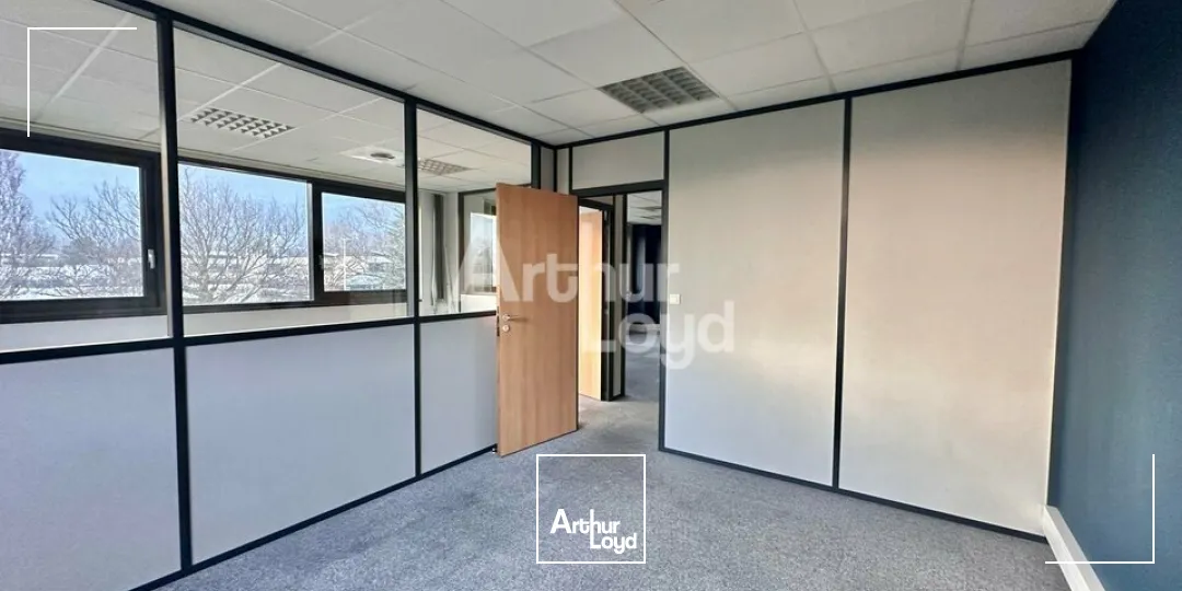 À LOUER  BUREAUX DE 71 m² À TECHNOLAC - DISPONIBLES IMMEDIATEMENT
