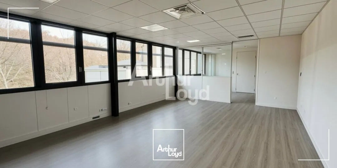 À LOUER  BUREAU DE 51m2 À TECHNOLAC